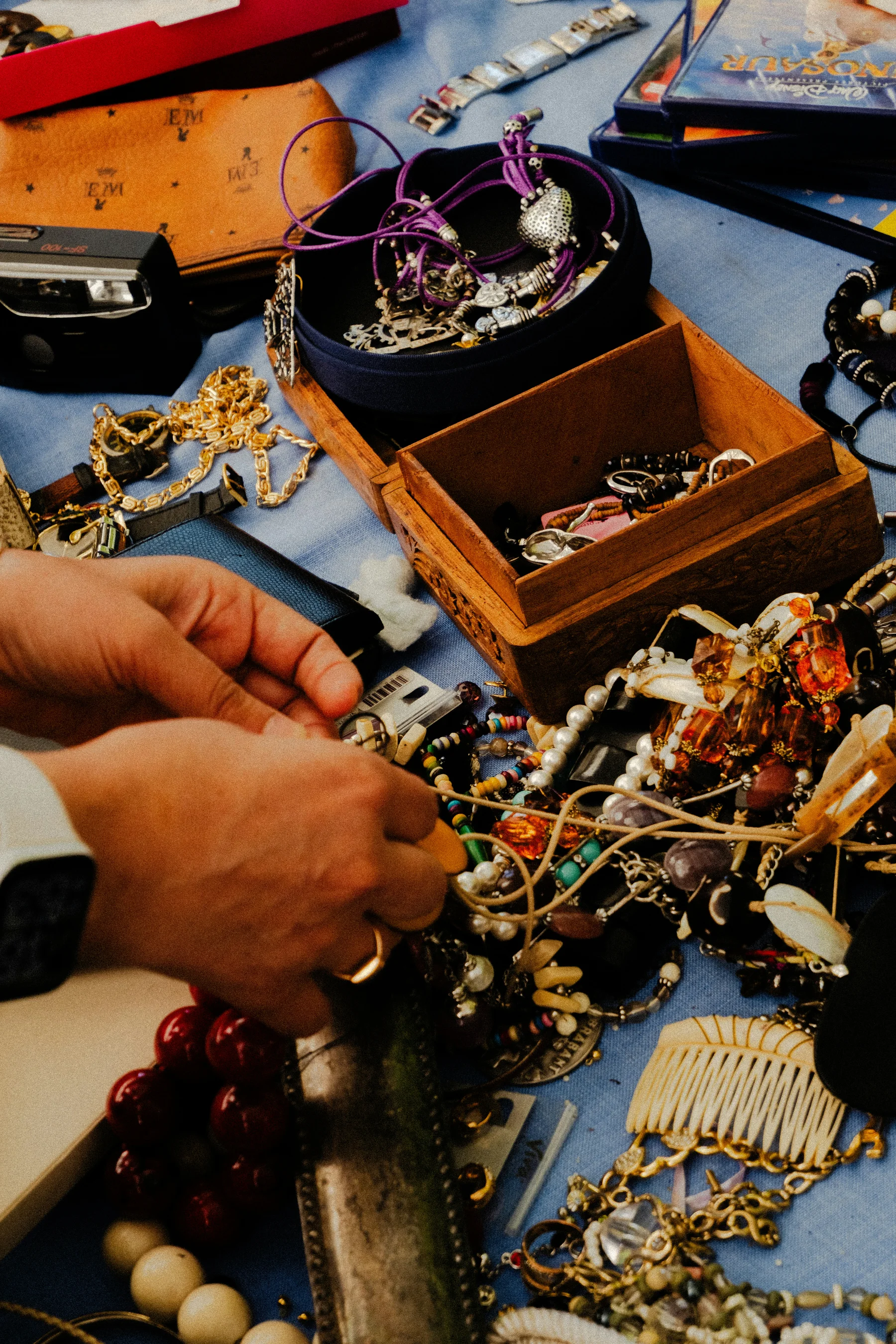 Secondhand necklaces and jewellery